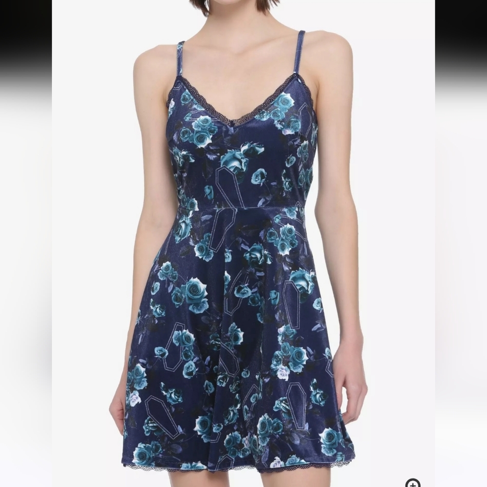 NWT Hot Topic Dress Velvet Roses Coffins Skater Slip Medium Gothic Halloween